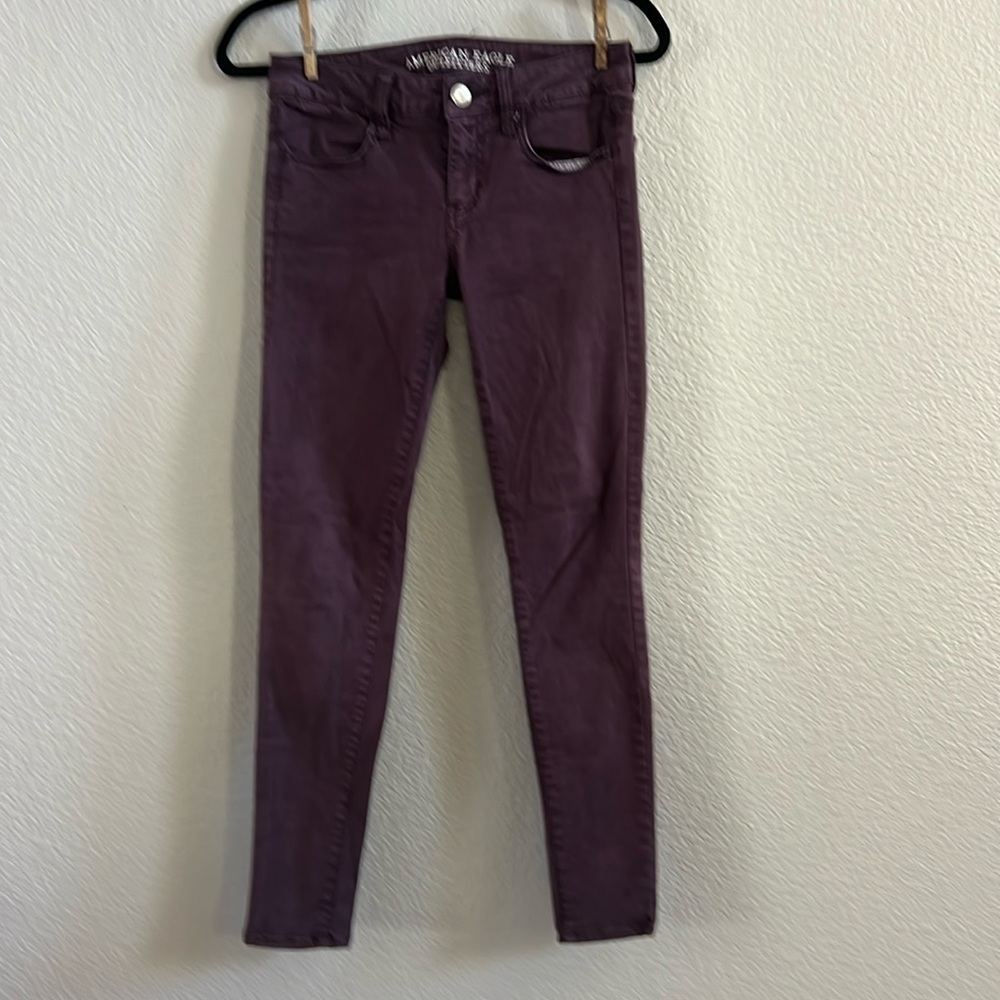American Eagle, Women's Size  2 super stretch jeggings, Color: plum